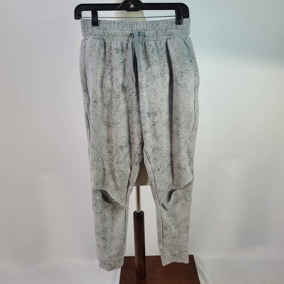 GymShark Light Gray Sweat Work Out Pants Chalk Joggers Medium - Picture 1 of 4